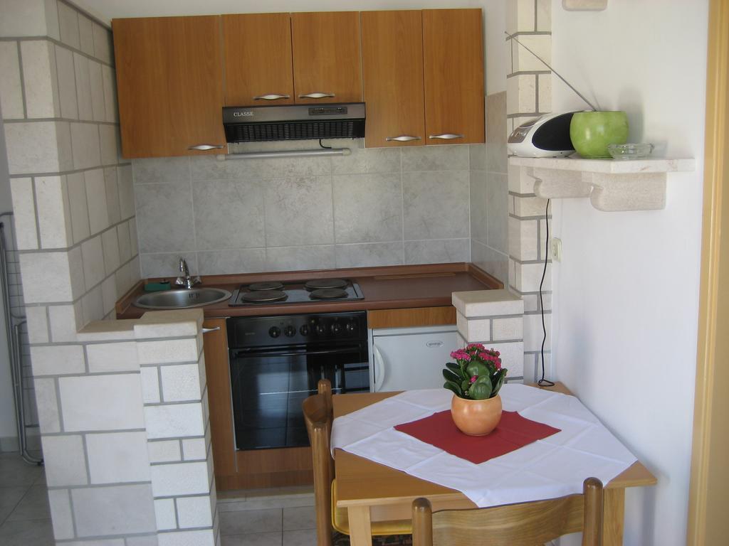 Apartments Katica Lumbarda Kamer foto