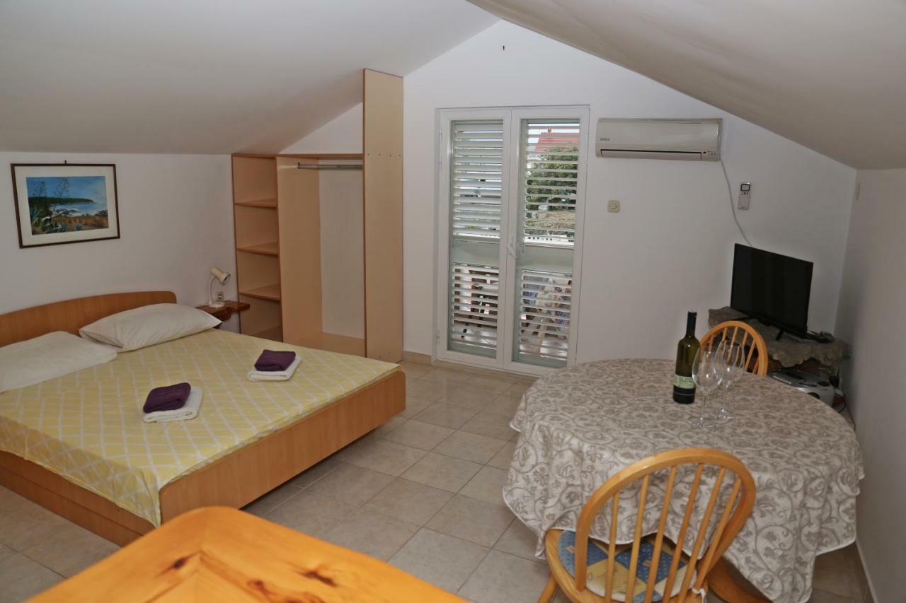 Apartments Katica Lumbarda Buitenkant foto